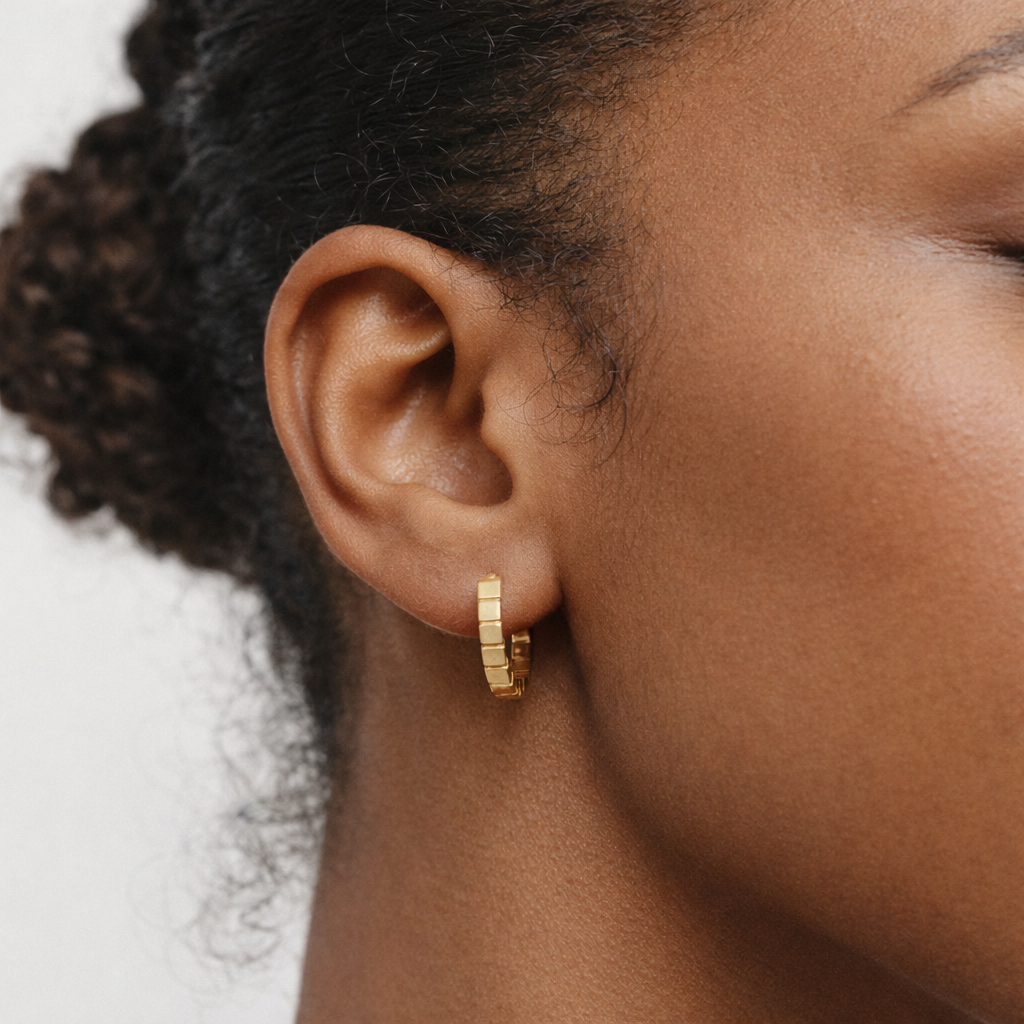 Donna Huggie Earring